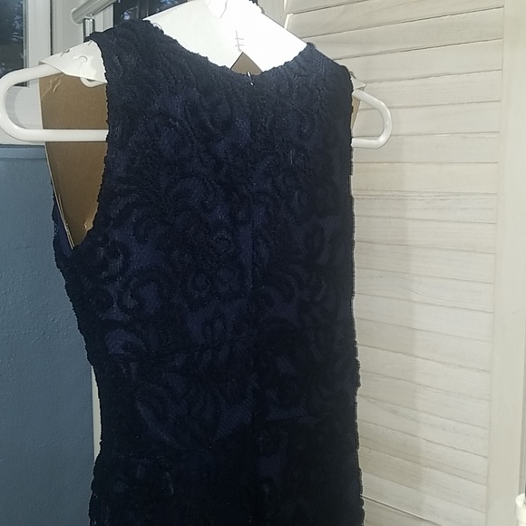 Dress - Picture 4 of 7